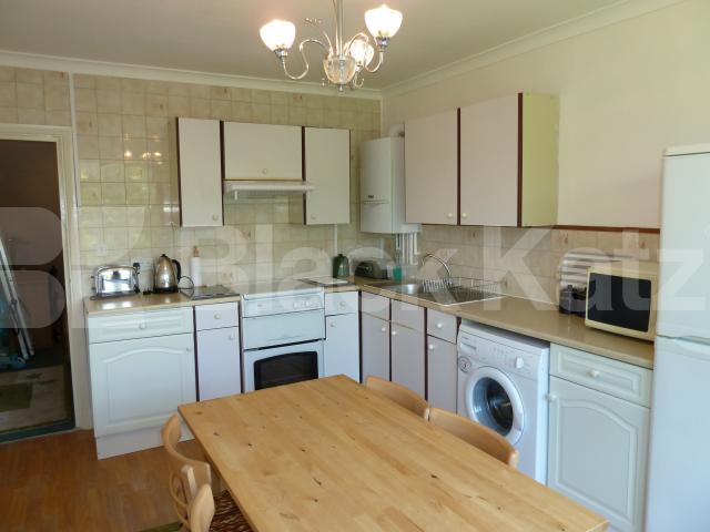 			1 Bedroom, 1 bath, 1 reception Flat			 Pemberton Road, FINSBURY PARK N4